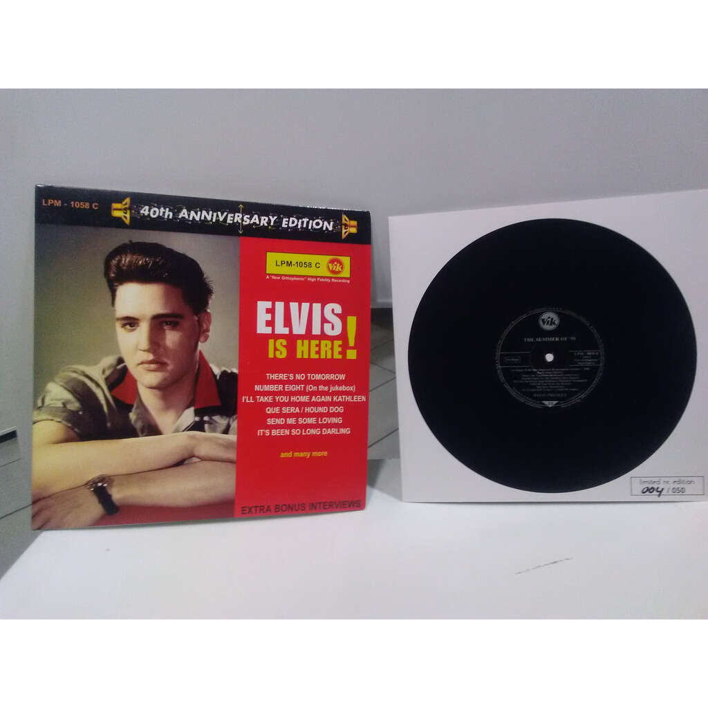 elvis presley 001 CD 17 cm x 17 cm Elvis is hère 17 home recordings