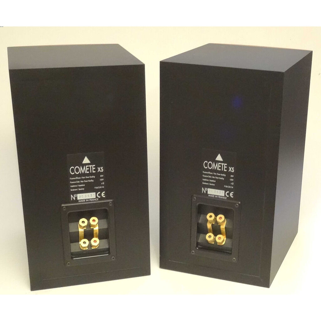  ENCEINTES  -  triangle comète xs 80 /150 watts 