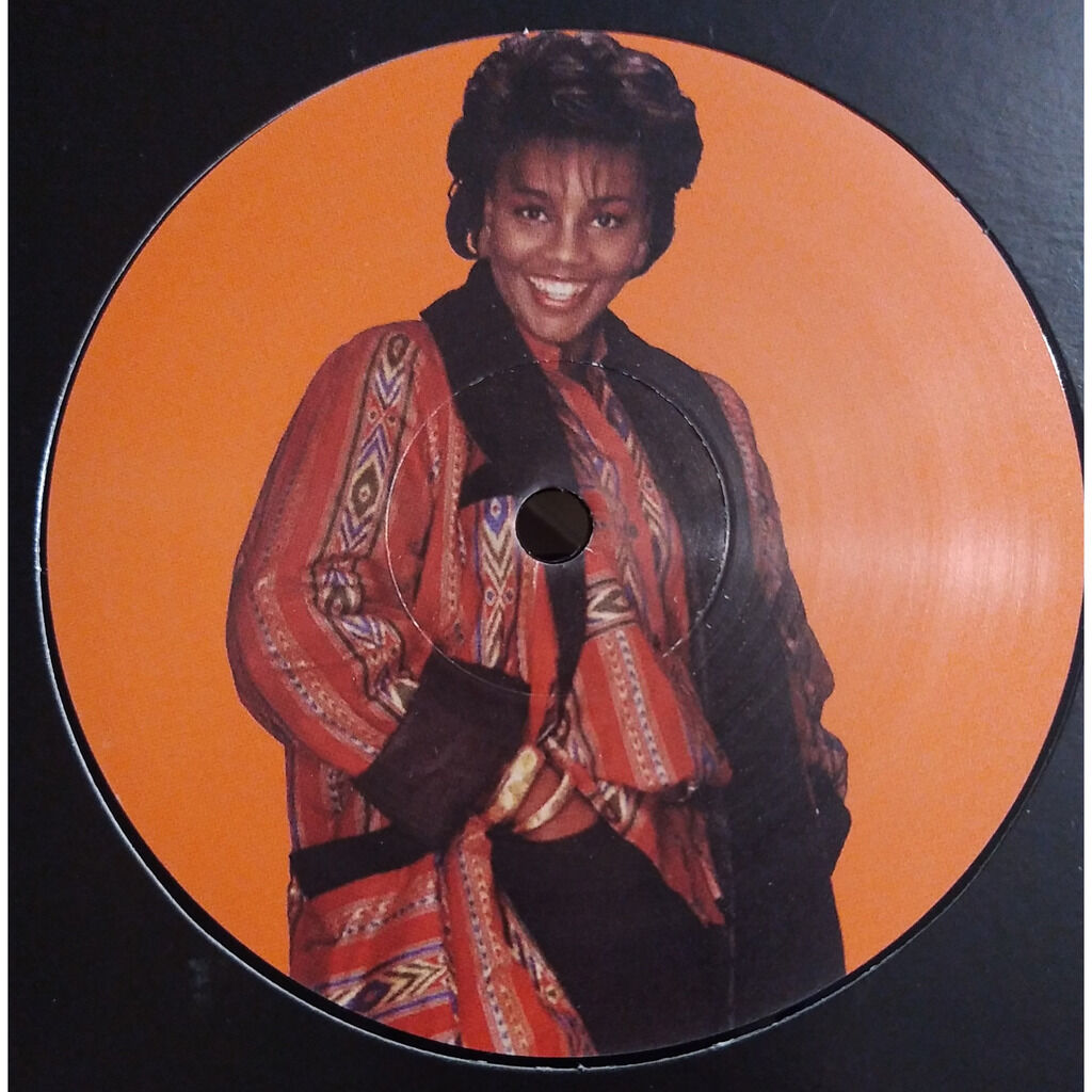  SONJA RYSHARD  -  step back ( killer boogie track ) 