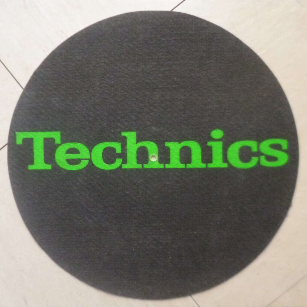 Feutrine platine vinyle de Technics, Feutrine chez sourcem80 - Ref