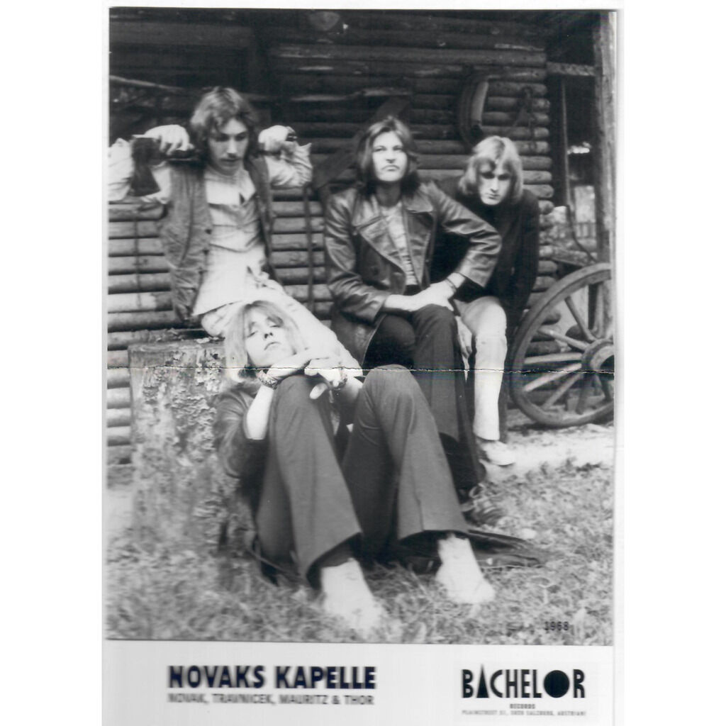  Novaks Kapelle  -  hypodermic needle / doing that rhythm thing 