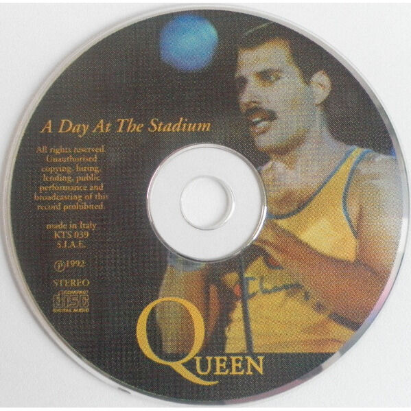  QUEEN  -  a day at the stadium 