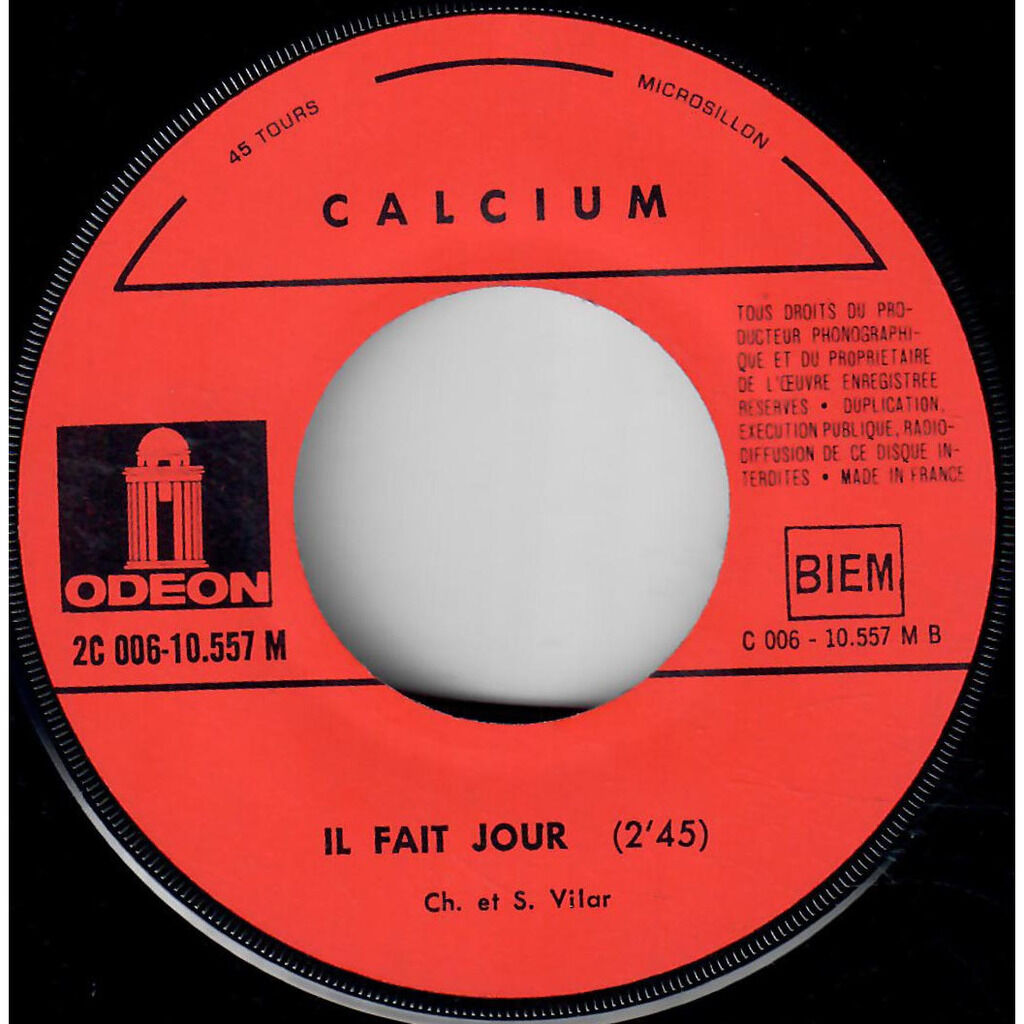  Calcium  -  elle regarde et elle rit 