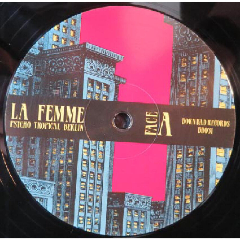  La Femme (4)  -  psycho tropical berlin 